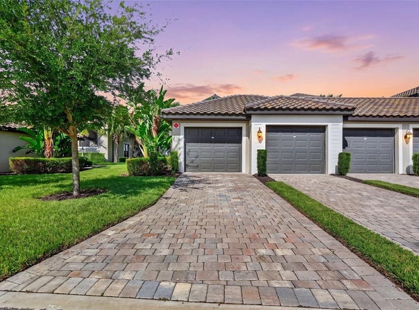 5674 PALMER Circle, BRADENTON, FL 34211