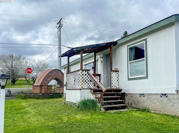 1580 WINSTON SECTION Rd, Winston, OR 97496