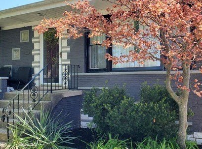 2935 W 100th Place, Evergreen Park, IL 60805