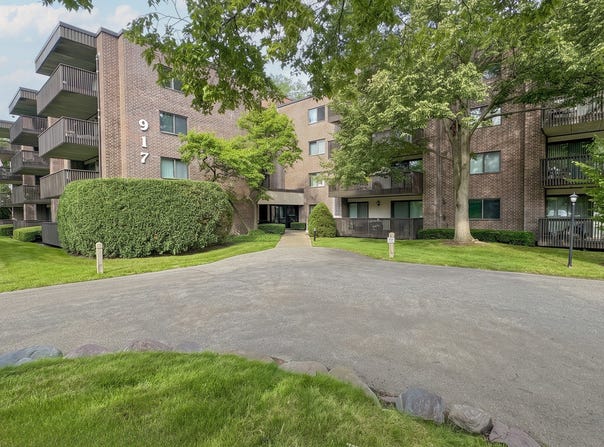 917 Vose Drive, Gurnee, IL 60031
