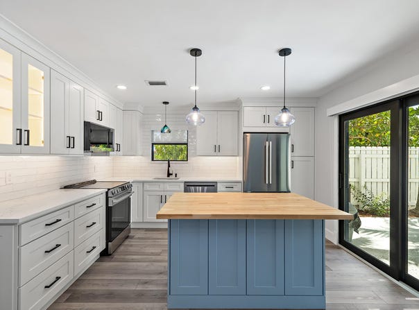 141 E Riverside Drive, Jupiter, FL 33469