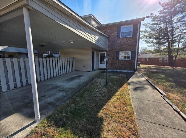 2215 Shadow Valley Road, High Point, NC 27265
