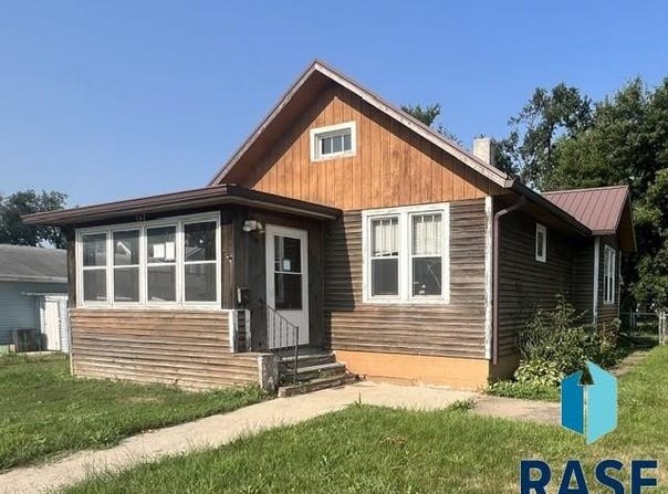 507 N Dakota St, Canton, SD 57013