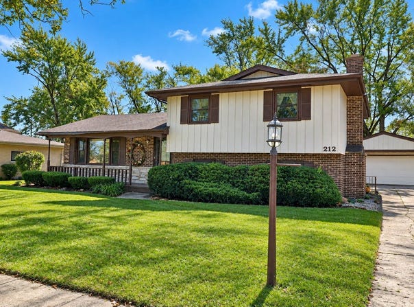 212 Pfaff Drive, Frankfort, IL 60423