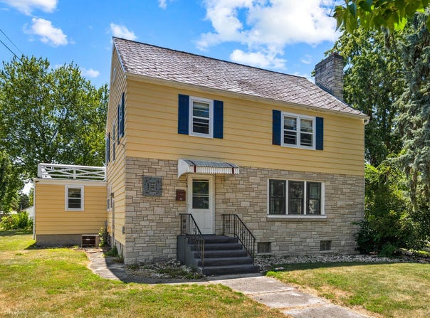 410 E Main Street, Genoa, IL 60135