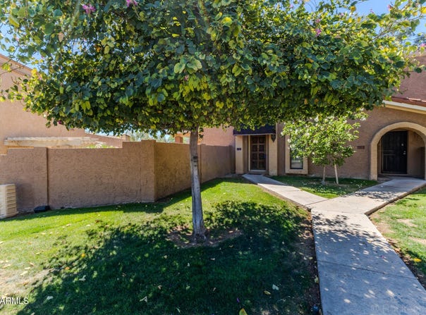 736 E NORTH Lane, Phoenix, AZ 85020