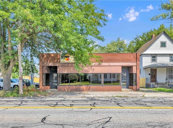 913 Lake Avenue, Elyria, OH 44035