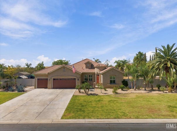 6608 Montagna Drive, Bakersfield, CA 93306