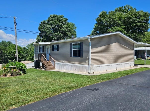60 Pine Avenue, Franklin, NC 28734