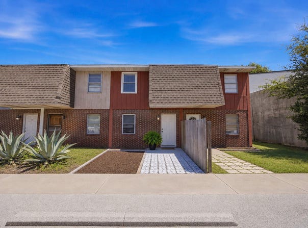 145 4th Avenue, Shalimar, FL 32579