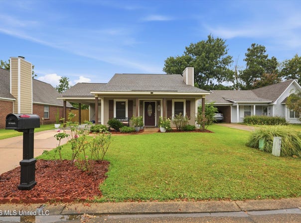 1433 Barnett Bend Circle, Brandon, MS 39047