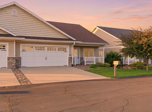 1321 Barson Pl, Onalaska, WI 54650