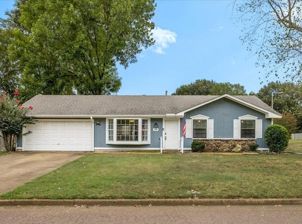 876 BARBARA LYNN Dr, Collierville, TN 38017