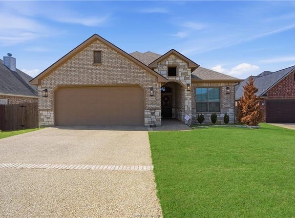 3516 Foxcroft Path, Bryan, TX 77808