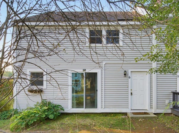 251 Knox Marsh Road, Dover, NH 03820