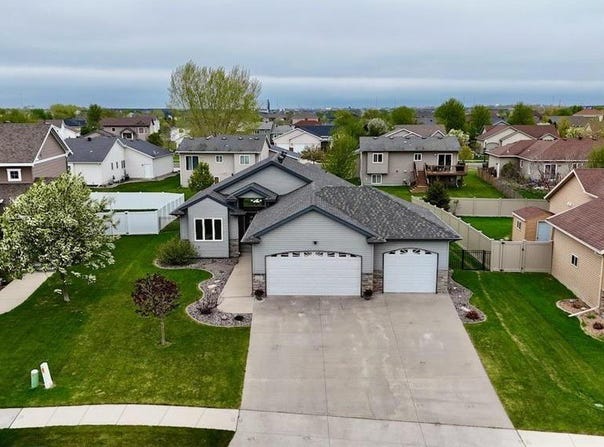 4742 44th Street S, Fargo, ND 58104