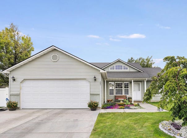 1327 Cody Ct, Twin Falls, ID 83301