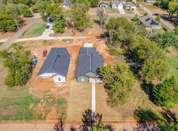 706 E Lincoln Avenue, Guthrie, OK 73044