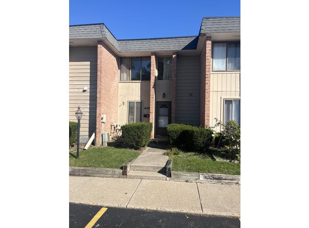 4158 E Saxony Drive SE, Grand Rapids, MI 49508