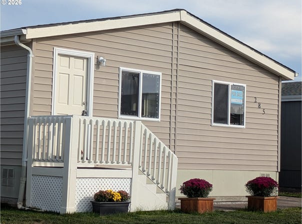 1699 N Terry St, Eugene, OR 97402