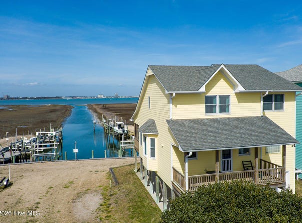 1711 E Fort Macon Road, Atlantic Beach, NC 28512