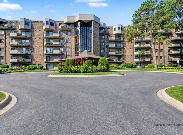 1243 E Baldwin Lane, Palatine, IL 60074
