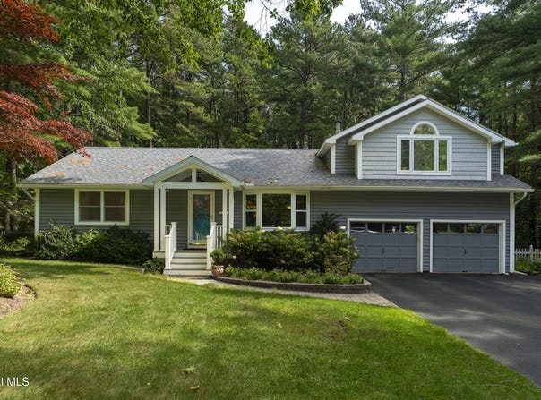 11 Hallak Drive, Milton, NY 12020