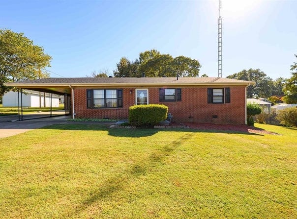 709 Hicks Avenue, Livermore, KY 42352