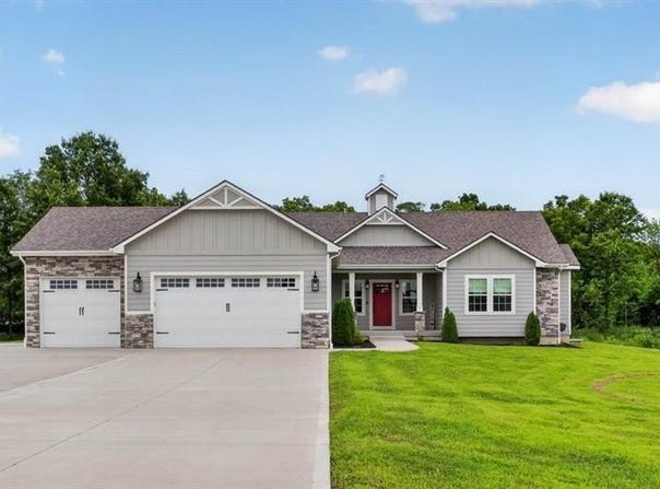 803 NE Lakota Drive, Adrian, MO 64720