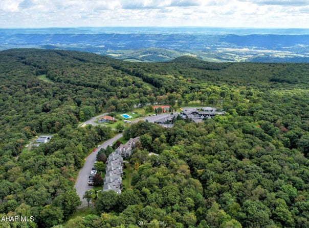 209 E Valley Point Lane, Claysburg, PA 16625