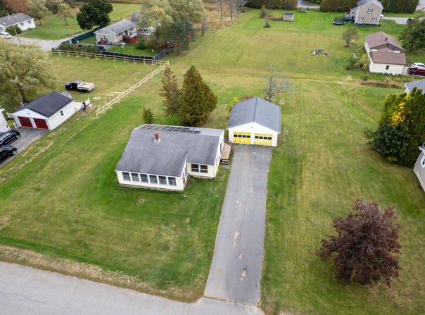 31 Page Avenue, Wiscasset, ME 04578