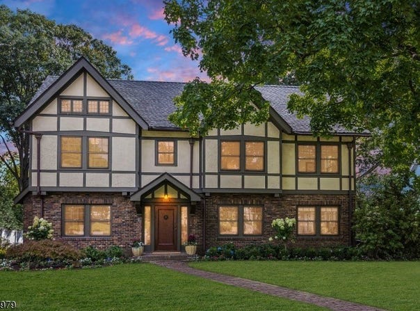 121 Christopher St, Montclair Twp., NJ 07042-4227