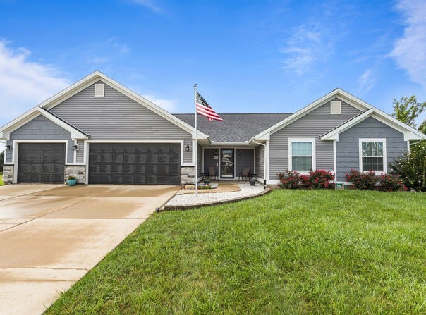 307 Horseshoe Drive, Philo, IL 61864