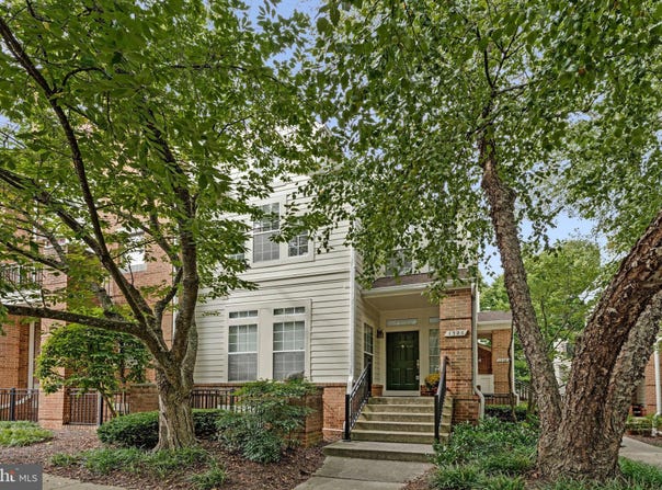 1326 GARDEN WALL Circle, RESTON, VA 20194