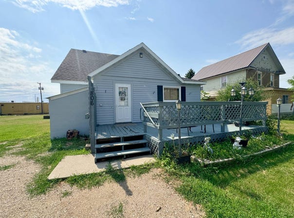 806 7th Ave, Britton, SD 57430