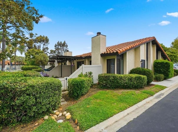 2168 Valleydale Lane, Encinitas, CA 92024