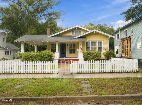105 S Atlantic Avenue, Southport, NC 28461