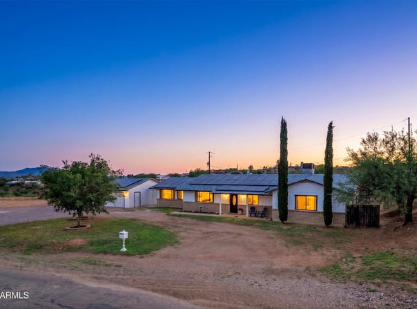 985 E SAGUARO Drive, Globe, AZ 85501