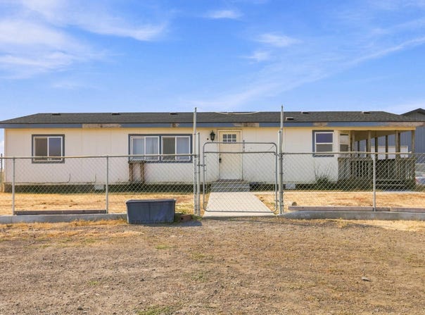 52900 E Bisson Rd, Reardan, WA 99029