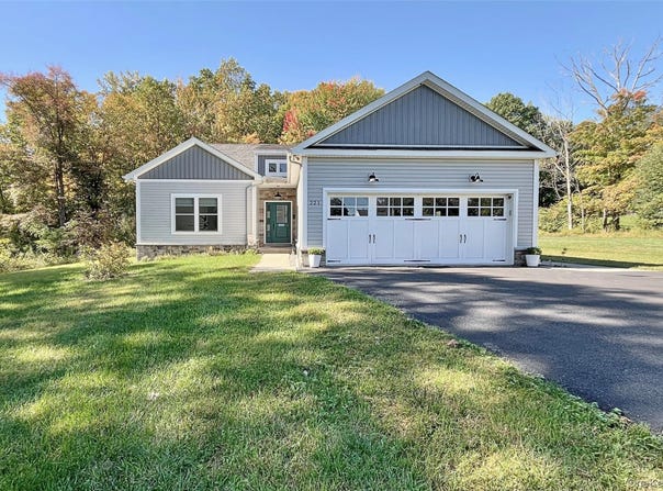 221 Maple Avenue, Monroe, NY 10950
