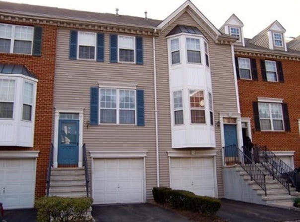 19 WILLOW ST, Jersey City, NJ 07305