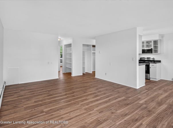 1043 Kimberly Drive, Lansing, MI 48912
