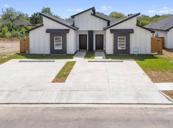 1016 Oro Blanco Ave, Brownsville, TX 78521