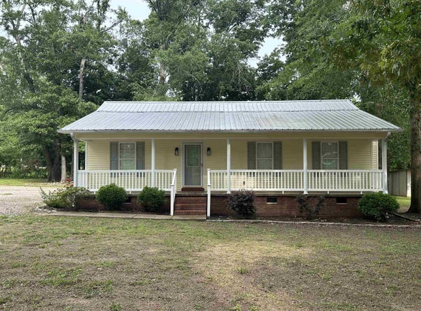 40 LOVE Ln, Savannah, TN 38672