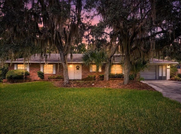 16529 ORANGE Avenue, UMATILLA, FL 32784