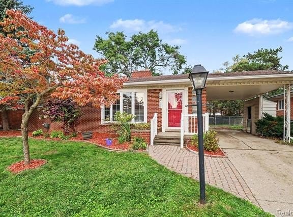 23207 Norcrest Drive, St. Clair Shores, MI 48080