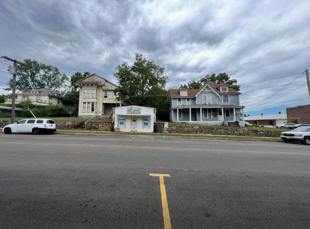 203-209 Aid Avenue, West Plains, MO 65775
