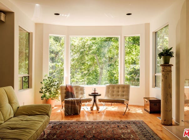 10055 Reevesbury Dr, Beverly Hills, CA 90210