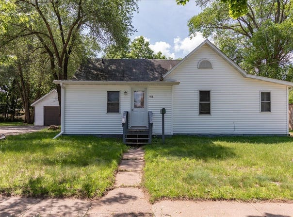 408 18th Avenue E, Menomonie, WI 54751