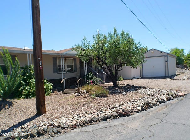 363 W MORRIS Drive, Queen Valley, AZ 85118